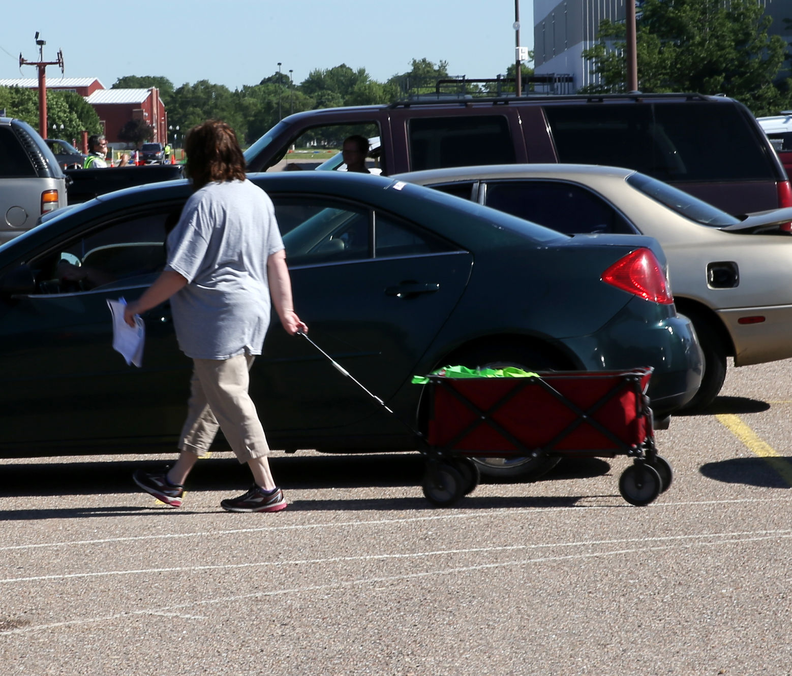061320_foodbank10_ep.jpg